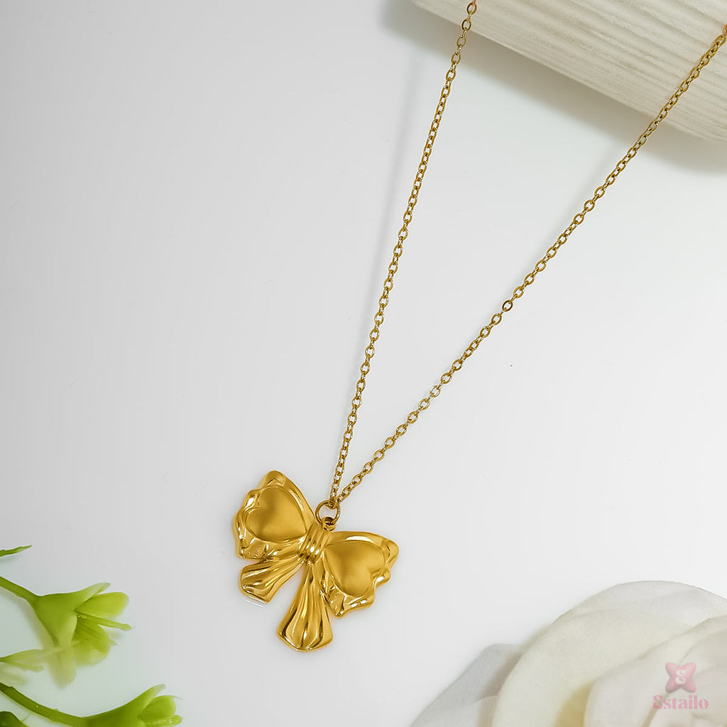 Luxe Gold Ribbon Necklace