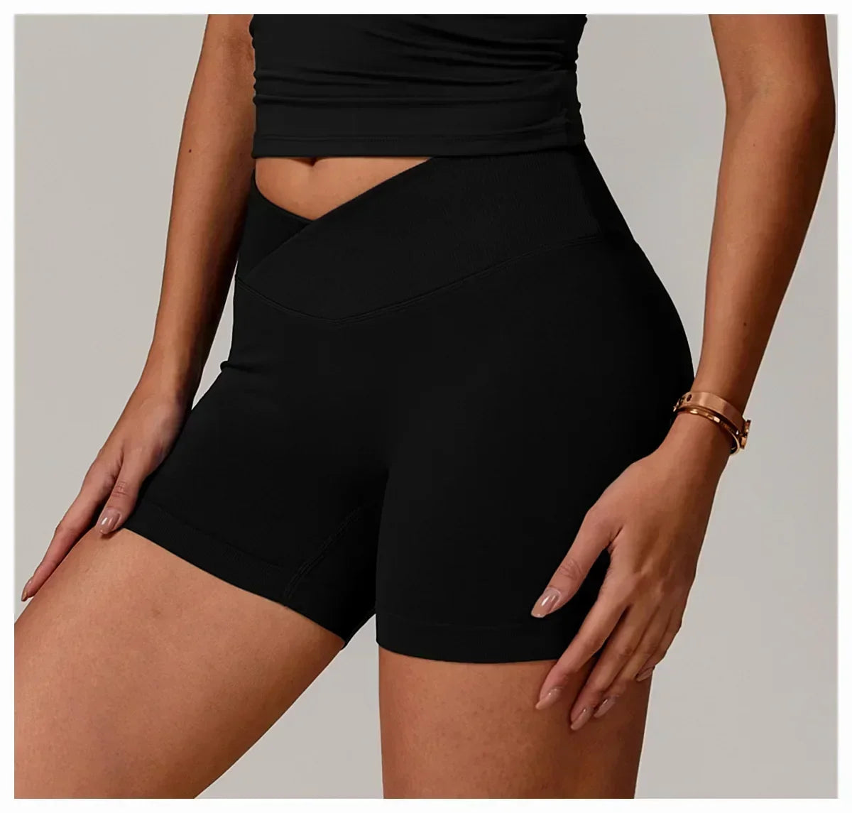 Women's fitness shorts  high-waisted buttock-lifting  tight  quick-drying  sporty yoga three-quarter shorts