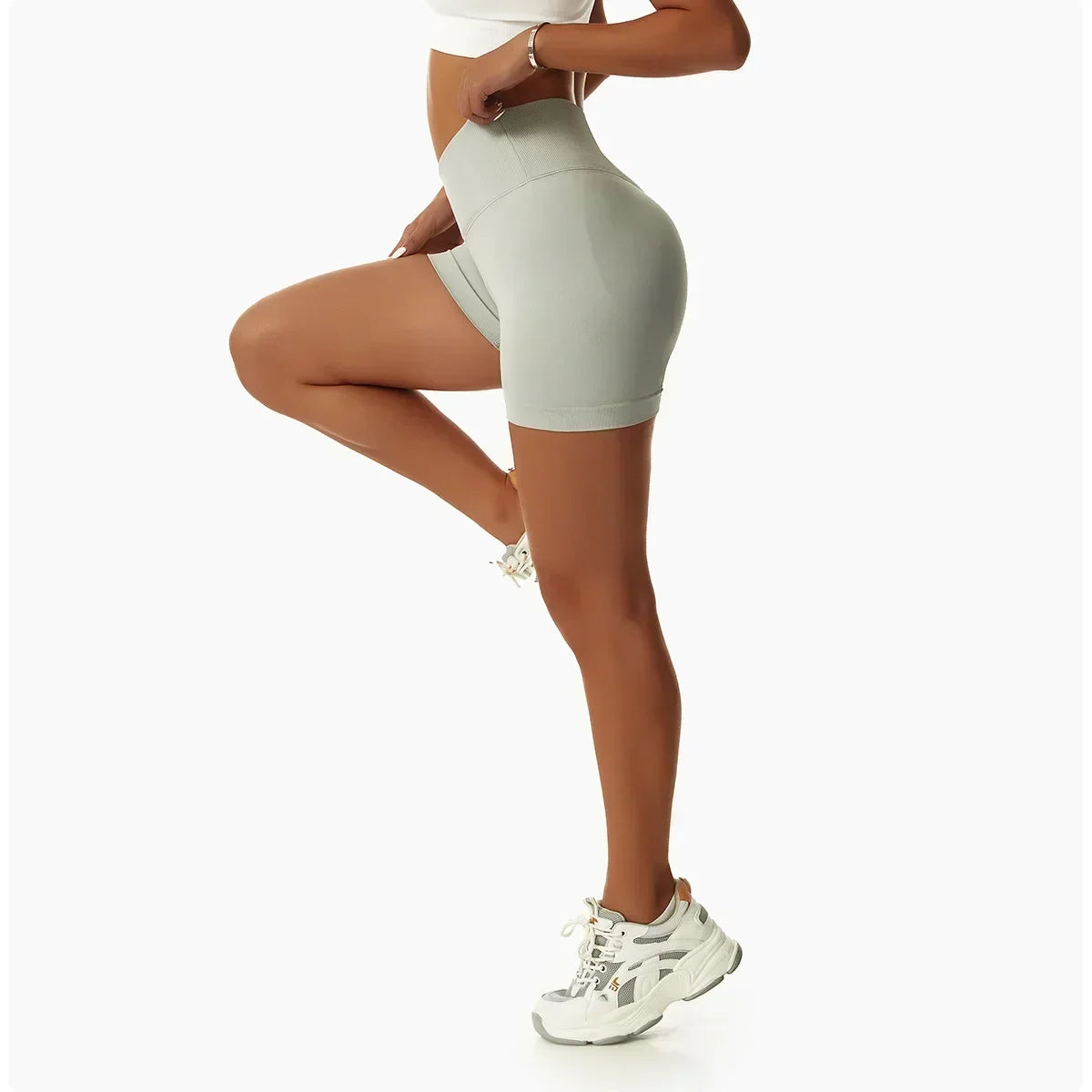 Women's fitness shorts  high-waisted buttock-lifting  tight  quick-drying  sporty yoga three-quarter shorts